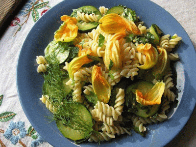 Pasta con fiori di zucca