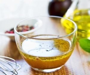 Una ricetta crudista: il cavolfiore marinato con vinaigrette alla senape.